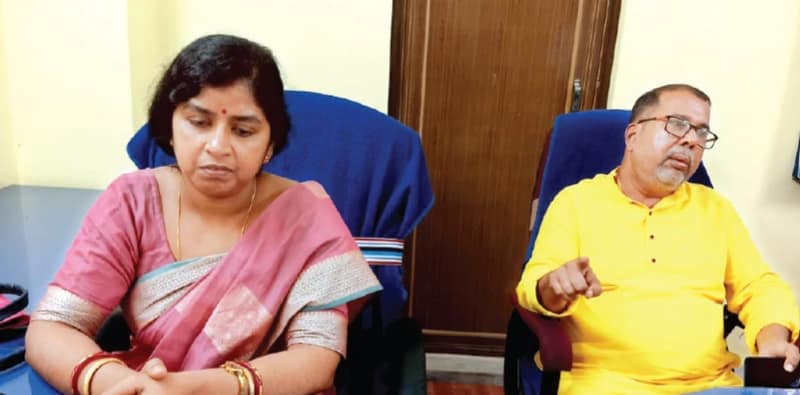 ইস্তফা নয়, দুর্নীতির যাবতীয় অভিযোগ ওড়ালেন  হাওড়া জেলা পরিষদের সভাপতি ও সহ সভাপতি