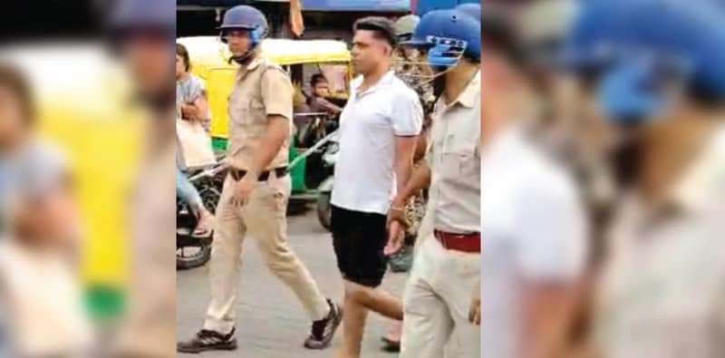ফলতার ত্রাস জাহাঙ্গির খানকে হাফ প্যান্ট পরিয়ে রাস্তায় হাঁটাল পুলিশ