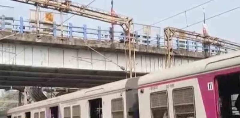 বেলঘরিয়ায় রেল উড়ালপুলের সংস্কার থমকে, বাড়ছে দুর্ভোগ