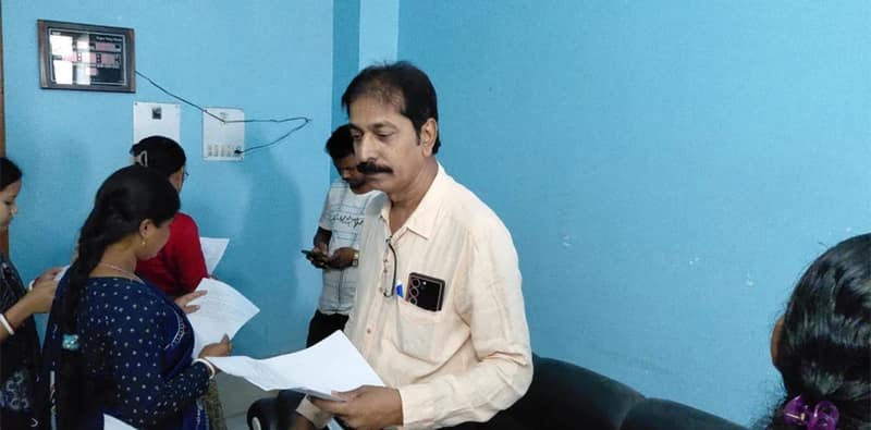দক্ষিণ দিনাজপুর জেলার তৃণমূল পরিচালিত বংশিহারি পঞ্চায়েত সমিতির সদস্য পদ থেকে ইস্তফা দিলেন ১১ জন সদস্য