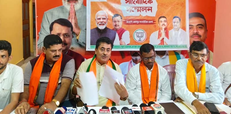 মোদি সরকারের ১২ বছর পূর্তি উপলক্ষে বিজেপির বোলপুর সাংগঠনিক জেলার কার্যালয়ে সাংবাদিক সম্মেলন