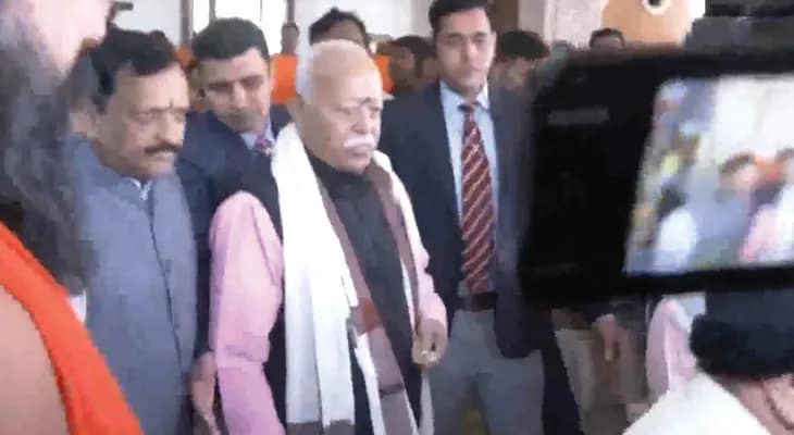 ছত্তিশগড়ের রায়পুরে রাম মন্দিরে পুজো দিলেন আরএসএস প্রধান মোহন ভাগবত