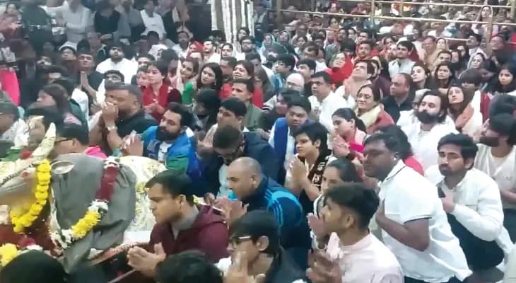 মধ্যপ্রদেশের উজ্জয়িনীতে মহাকালেশ্বর মন্দিরে পুজো দিলেন ভারতীয় মহিলা ক্রিকেট দলের খেলোয়াড়রা