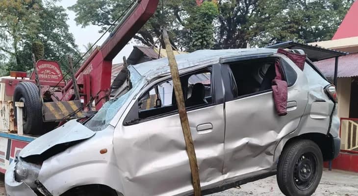 জলপাইগুড়ির ময়নাগুড়ি রেলগেট সংলগ্ন এলাকায় পথ দুর্ঘটনায় জখম ৪