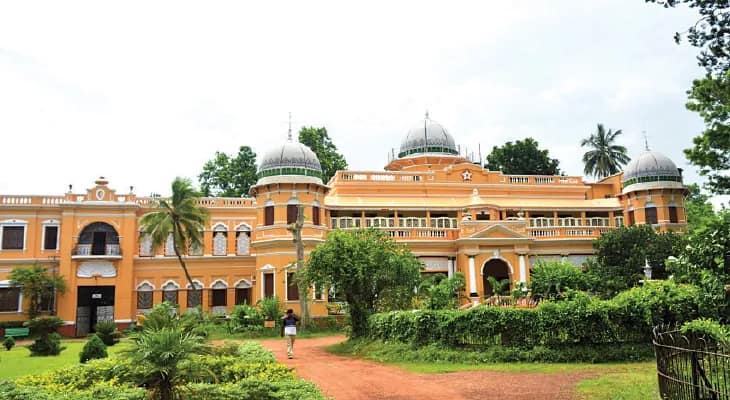 পর্যটকদের স্বাগত জানাতে তৈরি ঝাড়গ্রাম রাজবাড়ির হুজুর কাছারি ভবন