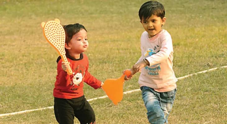 বাড়ির রুটি-কষা মাংসেই ময়দানে জমিয়ে মহাভোজ