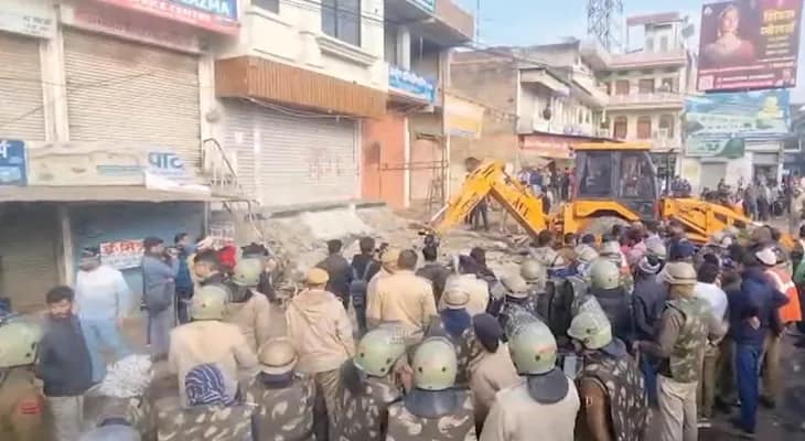 রাজস্থানের চোমুতে অবৈধ নির্মাণ ভাঙছে প্রশাসন, ২০টি কষাইখানাকে নোটিশ