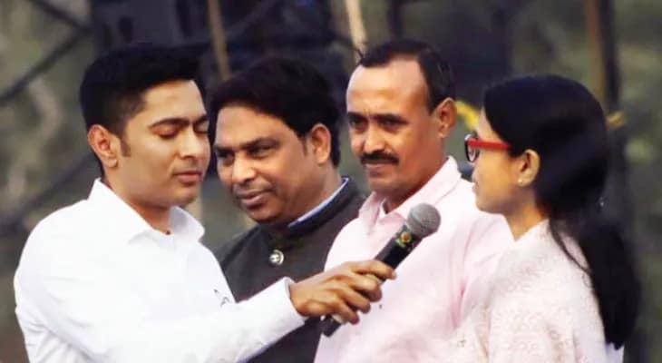 কমিশনের খসড়া তালিকায় ‘মৃত’! র‍‍্যাম্পে হাঁটলেন তিন ভোটার