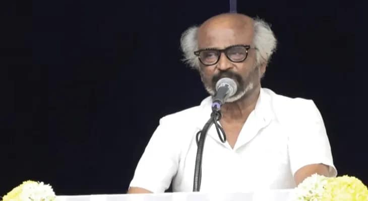 চেন্নাইতে একটি অনুষ্ঠানে বক্তব্য রাখছেন সুপারস্টার রজনীকান্ত