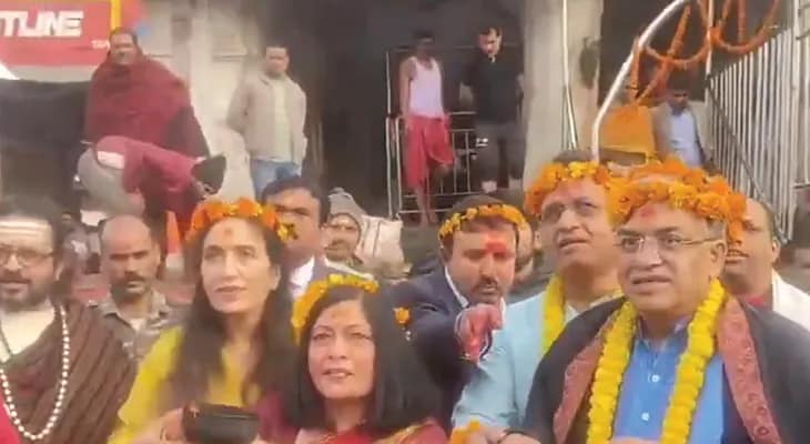 ঝাড়খণ্ডের দেওঘরে সপরিবারে বৈদ্যনাথ ধামে গেলেন মুখ্য নির্বাচন কমিশনার জ্ঞানেশ কুমার