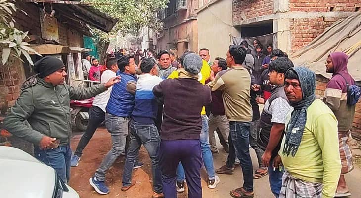 আরাবুল-পুত্রের গাড়িতে হামলা, বিক্ষোভ, ভাঙড়ে ফের উত্তেজনা