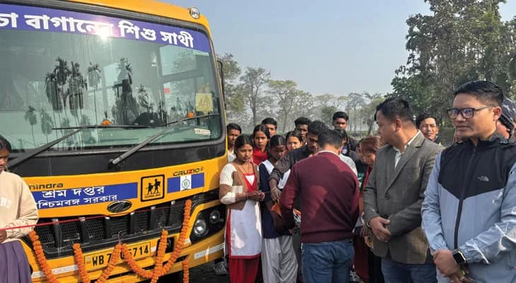 কথা রাখলেন অভিষেক, আলিপুরদুয়ারে চা বাগানের পড়ুয়াদের জন্য চালু হল স্কুল বাস পরিষেবা