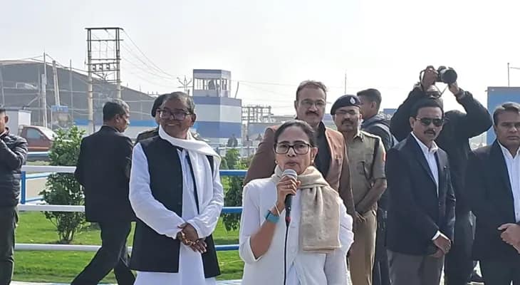 গঙ্গাসাগর থেকে সাংবাদিকদের মুখোমুখি মুখ্যমন্ত্রী মমতা বন্দ্যোপাধ্যায়