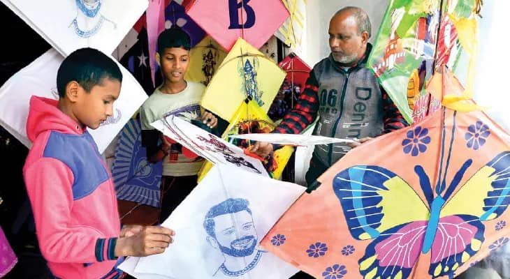 পেটকাটি-চাঁদিয়ালের তুলনায় কোহলি, শাহরুখের ছবি দেওয়া ঘুড়ির চাহিদা বেশি
