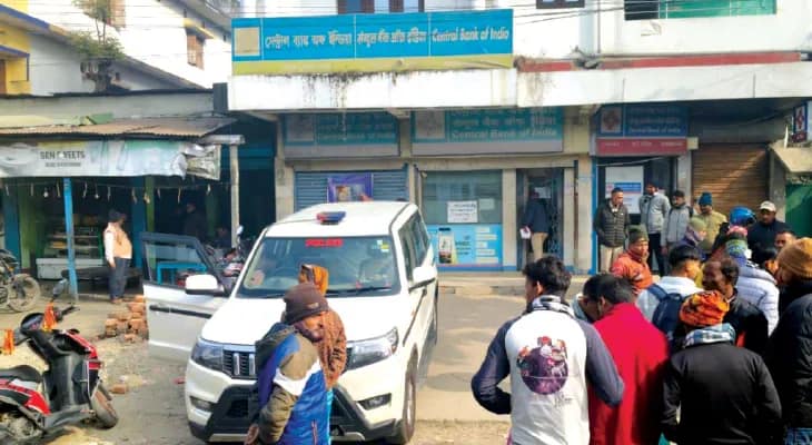‘দুর্ঘটনাবশত’ সিকিউরিটি গার্ডের বন্দুক থেকে চলল গুলি, জখম ৫
