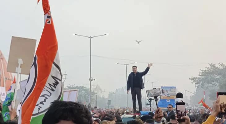 ইটাহারে রোড শো অভিষেকের