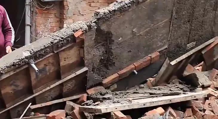 অমৃতসরের তাহলিওয়ালা চকে ভেঙে পড়ল চারতলা বাড়ির একাংশ, জখম ২