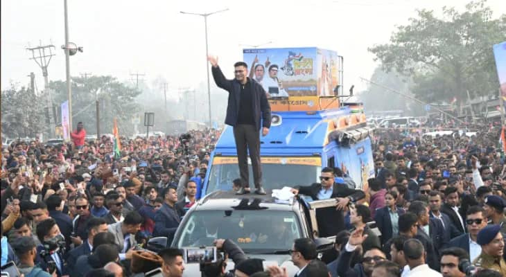 সুকান্তর সংসদীয় এলাকায় দাঁড়িয়ে বিজেপিকে  ‘ইতিহাস’ করে দেওয়ার চ্যালেঞ্জ অভিষেকের