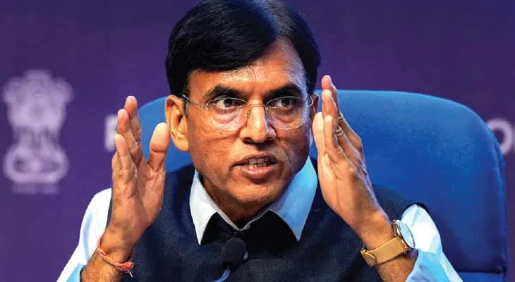 কেন্দ্রীয় ক্রীড়ামন্ত্রীর উপর ক্ষুব্ধ ফুটবল মহল, ‘মোহন বেগান, ইস্ট বেগান’... দুই প্রধানের নামের বিকৃত উচ্চারণ