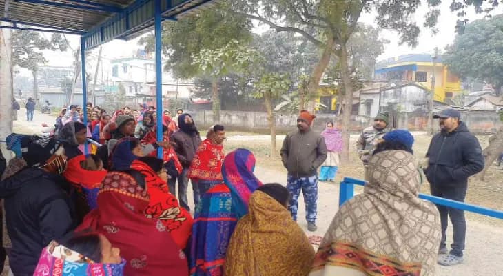 একবছর ধরে বকেয়া অমিল, ভ্যাকসিন সেন্টারে ফের বিক্ষোভ