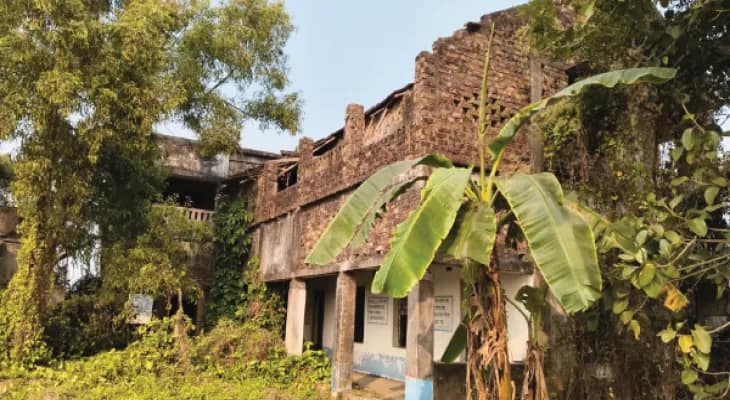 খেজুরির নামী গার্লস হাইস্কুল ভূতুড়ে বাড়ি, চুরি গিয়েছে দরজা-জানলা, নেশাড়ুদের আড্ডা