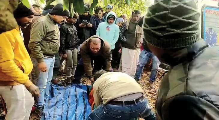 হাসপাতালের পিছন থেকে মহিলার রক্তাক্ত দেহ উদ্ধার, ক্ষতবিক্ষত শিশুসন্তান, সামশেরগঞ্জের তারাপুরে চাঞ্চল্য