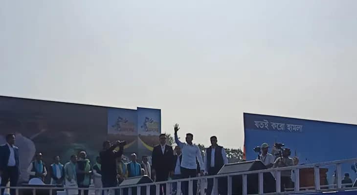 নদীয়ার তাহেরপুরে খোলা মাঠে জনসমাগমে বিজেপিকে টেক্কা তৃণমূলের, সভাস্থলে পৌঁছোলেন অভিষেক বন্দ্যোপাধ্যায়