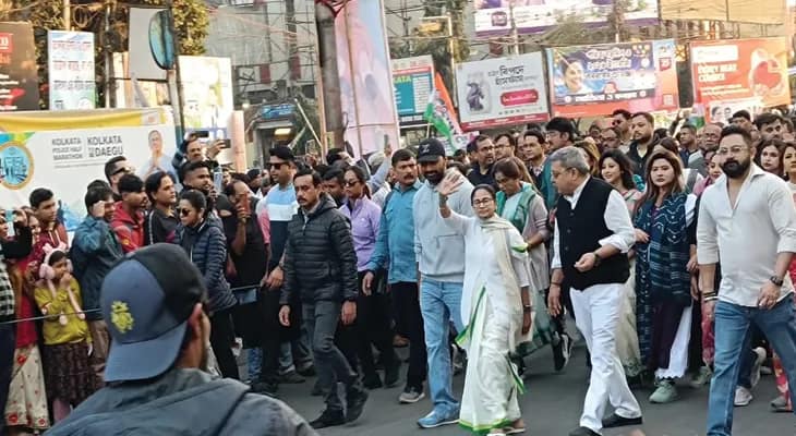 রাসবিহারী হয়ে কালীঘাটে পৌঁছোল তৃণমূল নেত্রী মমতা বন্দ্যোপাধ্যায়ের মিছিল