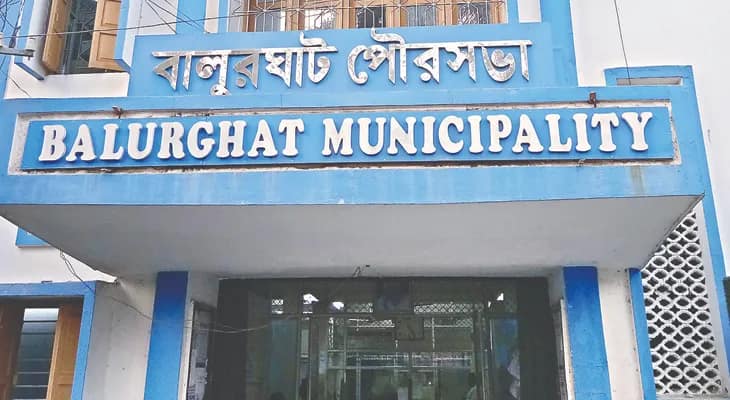 বালুরঘাট পুরসভা: অনাস্থার আগে অশোক ও বিদ্রোহী কাউন্সিলারদের নিয়ে বৈঠকে সুভাষ