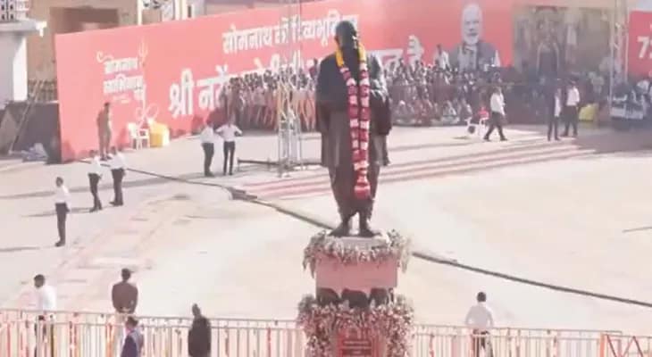 গুজরাতে সর্দার বল্লভভাই প্যাটেলের মূর্তিতে শ্রদ্ধা জ্ঞাপন প্রধানমন্ত্রী নরেন্দ্র মোদির
