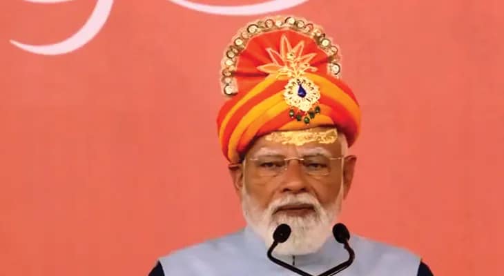 গুজরাতের গিরে একটি জনসভায় বক্তব্য রাখছেন প্রধানমন্ত্রী নরেন্দ্র মোদি