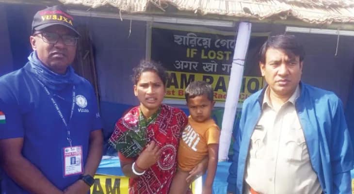 গঙ্গাসাগর: বাংলাদেশি শিশুকে খুঁজে মায়ের সঙ্গে মেলাল হ্যাম রেডিয়ো