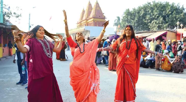 গঙ্গাসাগরে প্রথম আখড়া পেলেন কিন্নর সাধুরা, মাতলেন নাচ-গানে