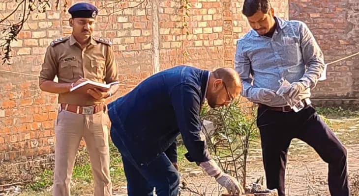 বাজি বিস্ফোরণ: মৃতের সংখ্যা বেড়ে তিন, নমুনা সংগ্রহ ফরেনসিক দলের
