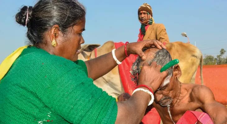 নজরে মহিলা নাপিত, নরম হাতে মাথায় ক্ষুর টানেন যেন মাখনে ছুরি