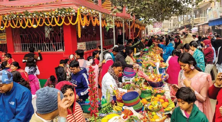 পৌষের শেষ মঙ্গলবার উপচে পড়া ভিড় কালীতলার মেলায়