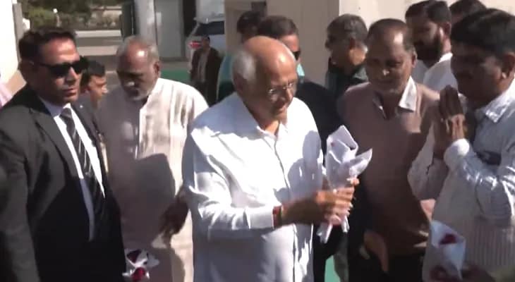 গান্ধীনগরে ঘুঁড়ি উৎসবে গুজরাতের মুখ্যমন্ত্রী