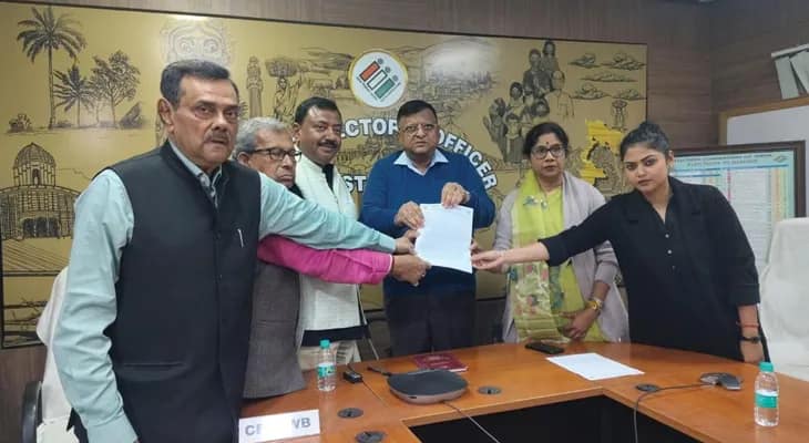 বাঁকুড়ার ঘটনায় কড়া পদক্ষেপের দাবিতে রাজ্য নির্বাচন কমিশনে তৃণমূলের প্রতিনিধি দল