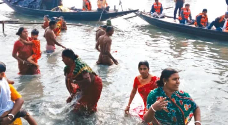 রায়মঙ্গলের ‘কল্পতরু গঙ্গা’য়  ডুব দিলেন বহু পুণ্যার্থী