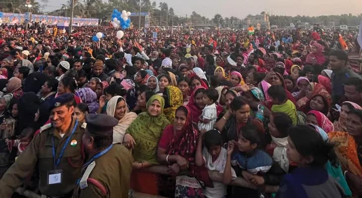 নন্দীগ্রামে অভিষেক বন্দ্যোপাধ্যায়ের রোড শোতে জনজোয়ার