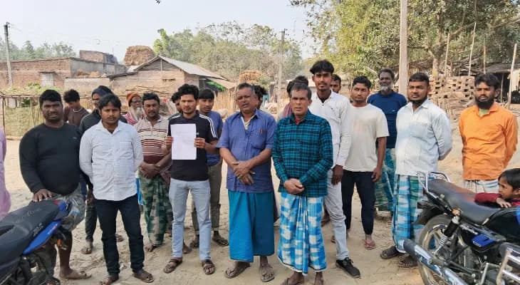 ভূতনিতে অর্থ বরাদ্দ হলেও রাস্তার কাজ হয়নি, বিক্ষোভ বাসিন্দাদের