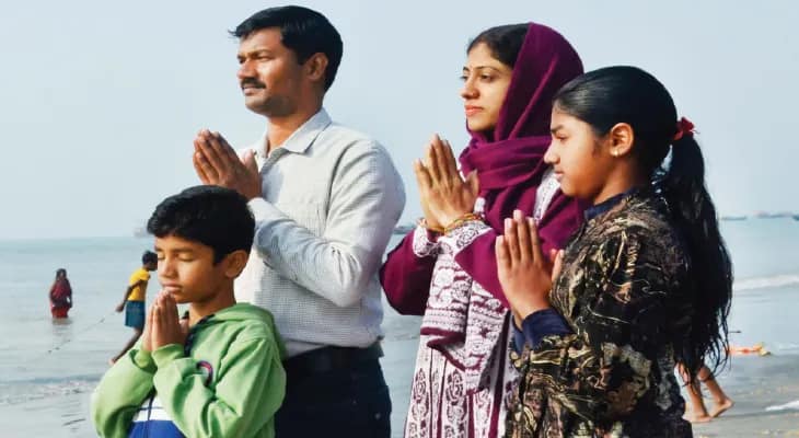 ৬ মাস আগে মৃত্যু, মাকে নিয়ে মেলায় আসতে না পারায় আক্ষেপ জওয়ানের