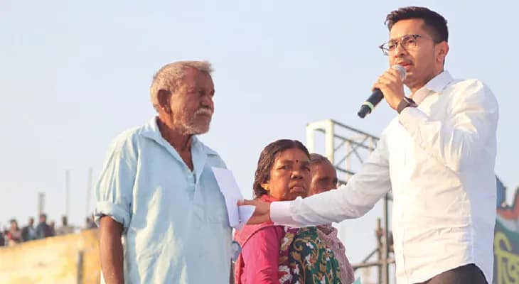 ২ বিজেপি বিধায়ক ঢুকতে চাইলেও দরজা বন্ধ করে রেখেছি: অভিষেক