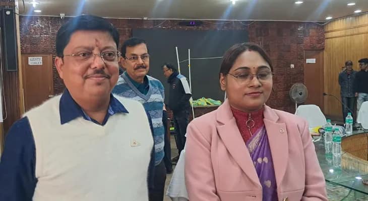 বালুরঘাট পুরসভার নতুন চেয়ারম্যান সুরজিৎ, ডেপুটি পদে মুনমুন