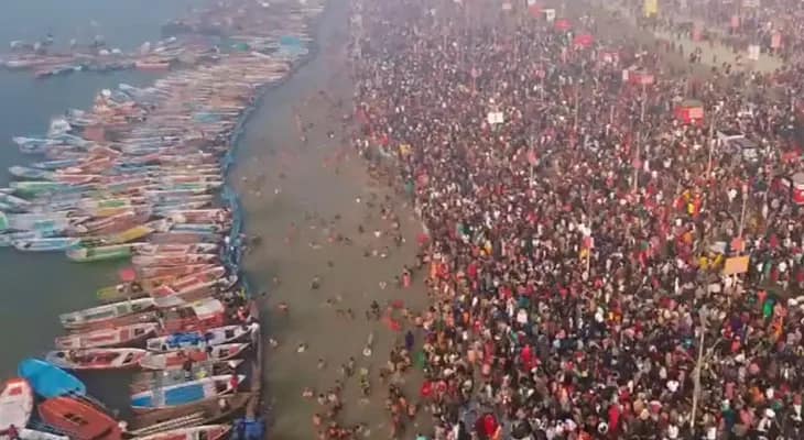 মৌনী আমাবস্যা উপলক্ষ্যে প্রয়াগরাজে পুণ্যার্থীদের ঢল