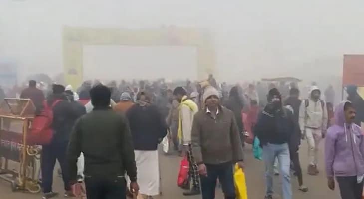 প্রয়াগরাজের মাঘ মেলায় প্রচুর মানুষের ভিড়