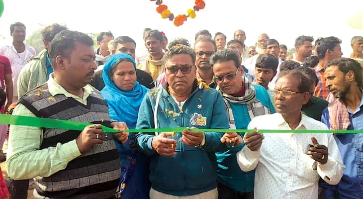 কেশপুরের ঝেতলায় পথশ্রী-৪ প্রকল্পে রাস্তা সংস্কার শুরু