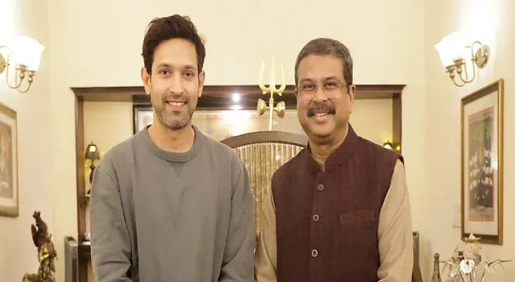 অভিনেতা বিক্রান্ত ম্যাসির সঙ্গে দেখা করলেন কেন্দ্রীয় মন্ত্রী ধর্মেন্দ্র প্রধান