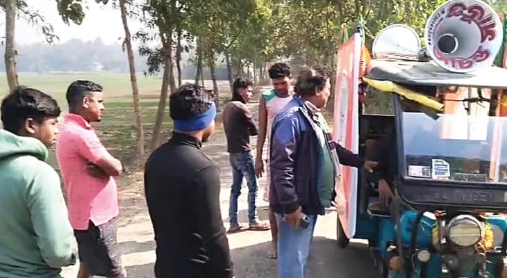 দলেরই প্রচার গাড়িতে হামলা গেরুয়া কর্মীদের, নন্দীগ্রামে বিজেপির গৃহযুদ্ধে অক্সিজেন তৃণমূলের