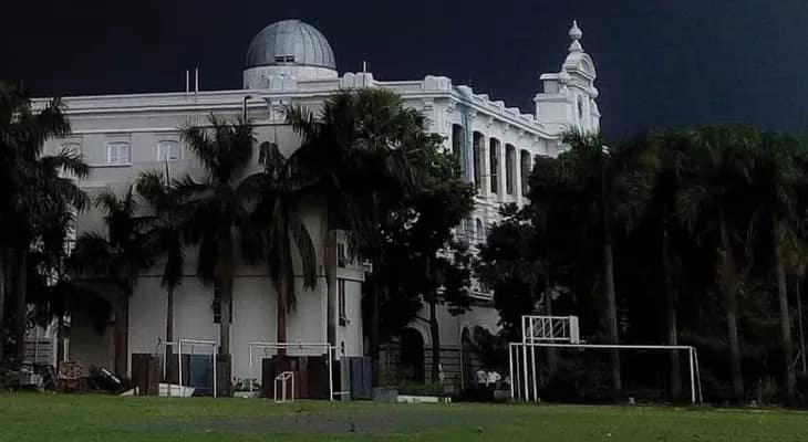 বিশ্ববিদ্যালয়ই প্রবেশিকা নিক,  চান প্রেসিডেন্সির প্রাক্তনীরাও